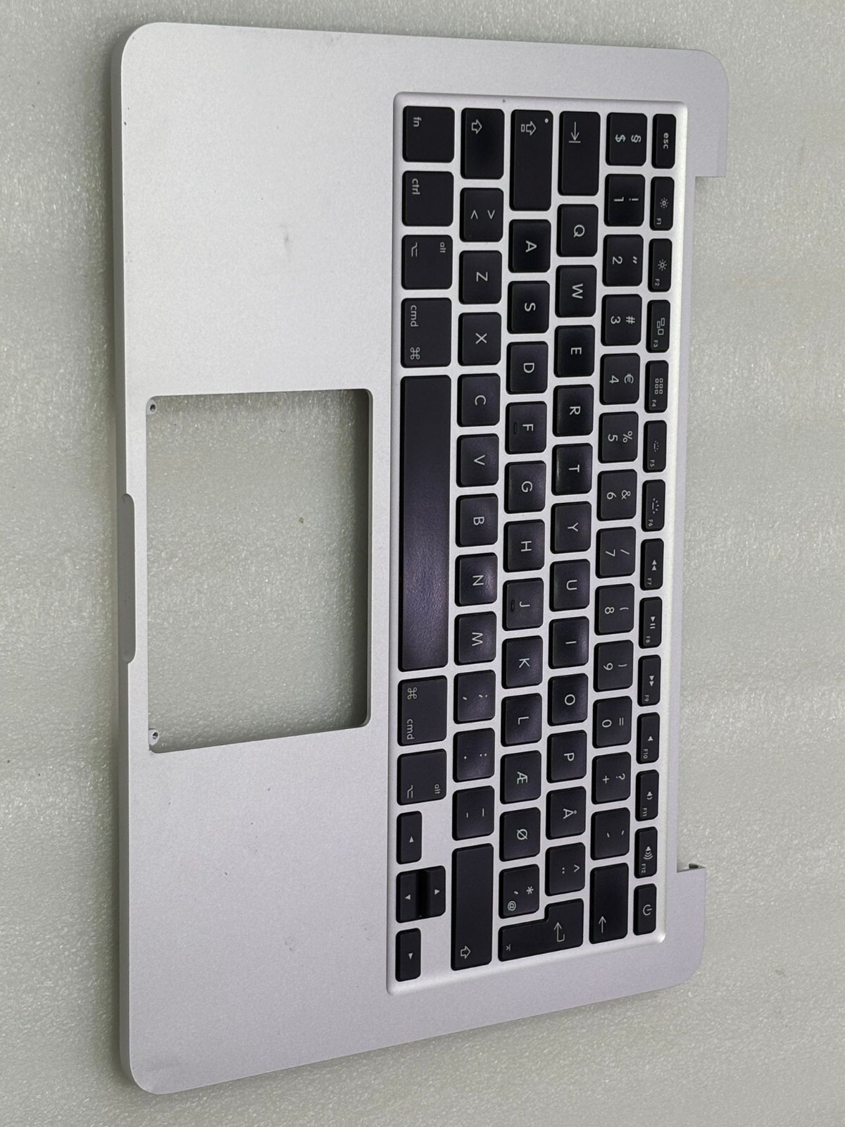 Apple 613-00564-B Topcase QWERTY INORVEGE MacBook Pro A1502 - Argenté Apple 613-00564-B Topcase QWERTY INORVEGE MacBook Pro A1502 - Argenté