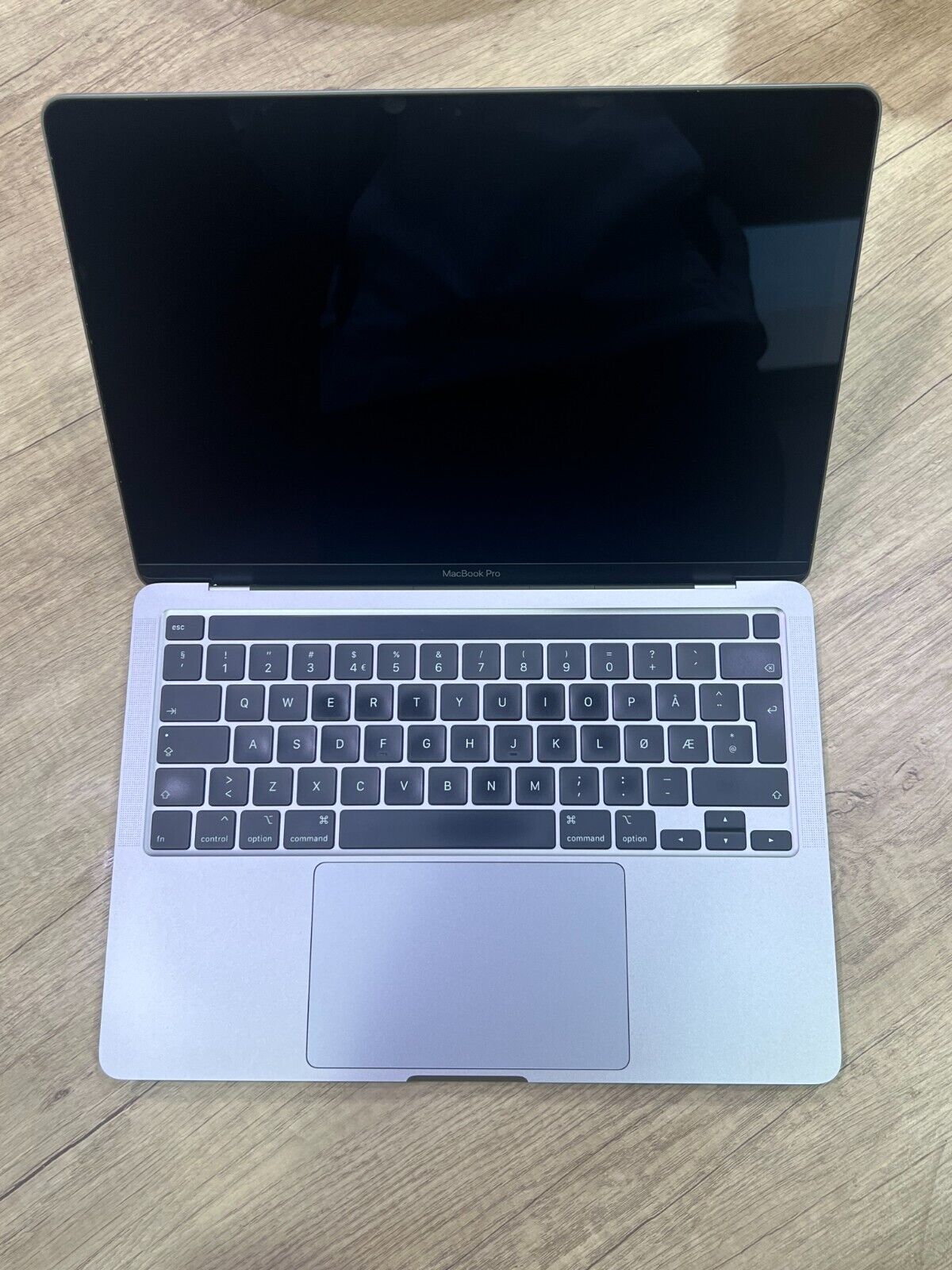 Apple MacBook Pro 13" 2020 2TB3T i5-8257U - 16GB - 512GB SSD GRADE B GRIS Apple MacBook Pro 13" 2020 2TB3T i5-8257U - 16GB - 512GB SSD GRADE B GRIS