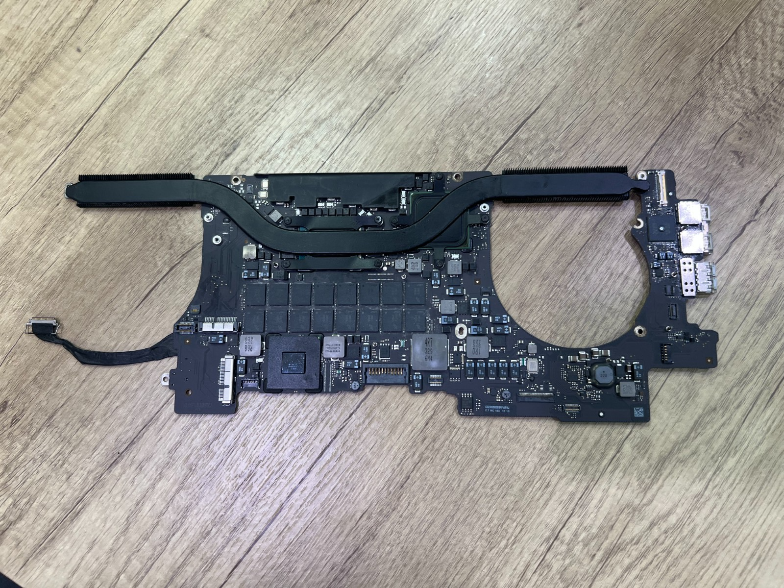 Carte Mère HS MacBook Pro A1398 15" 2014 E 2.2Ghz 16GB (HS) Carte Mère HS MacBook Pro A1398 15" 2014 E 2.2Ghz 16GB (HS)
