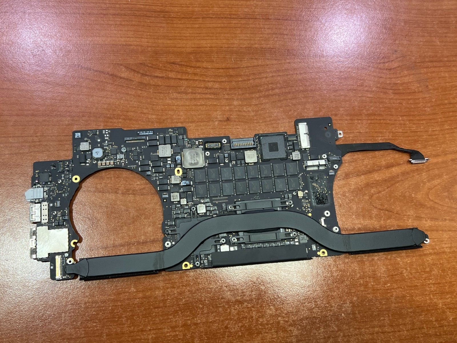 Carte Mère MacBook Pro A1398 15" 2015 2.5Ghz 16GB Carte Mère MacBook Pro A1398 15" 2015 2.5Ghz 16GB