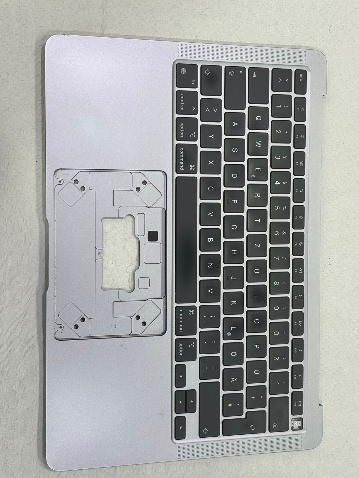 Clavier Apple MacBook AIR A2337 GRIS 13" QWERTY(ALLEMAND) GRADE B Clavier Apple MacBook AIR A2337 GRIS 13" QWERTY(ALLEMAND) GRADE B