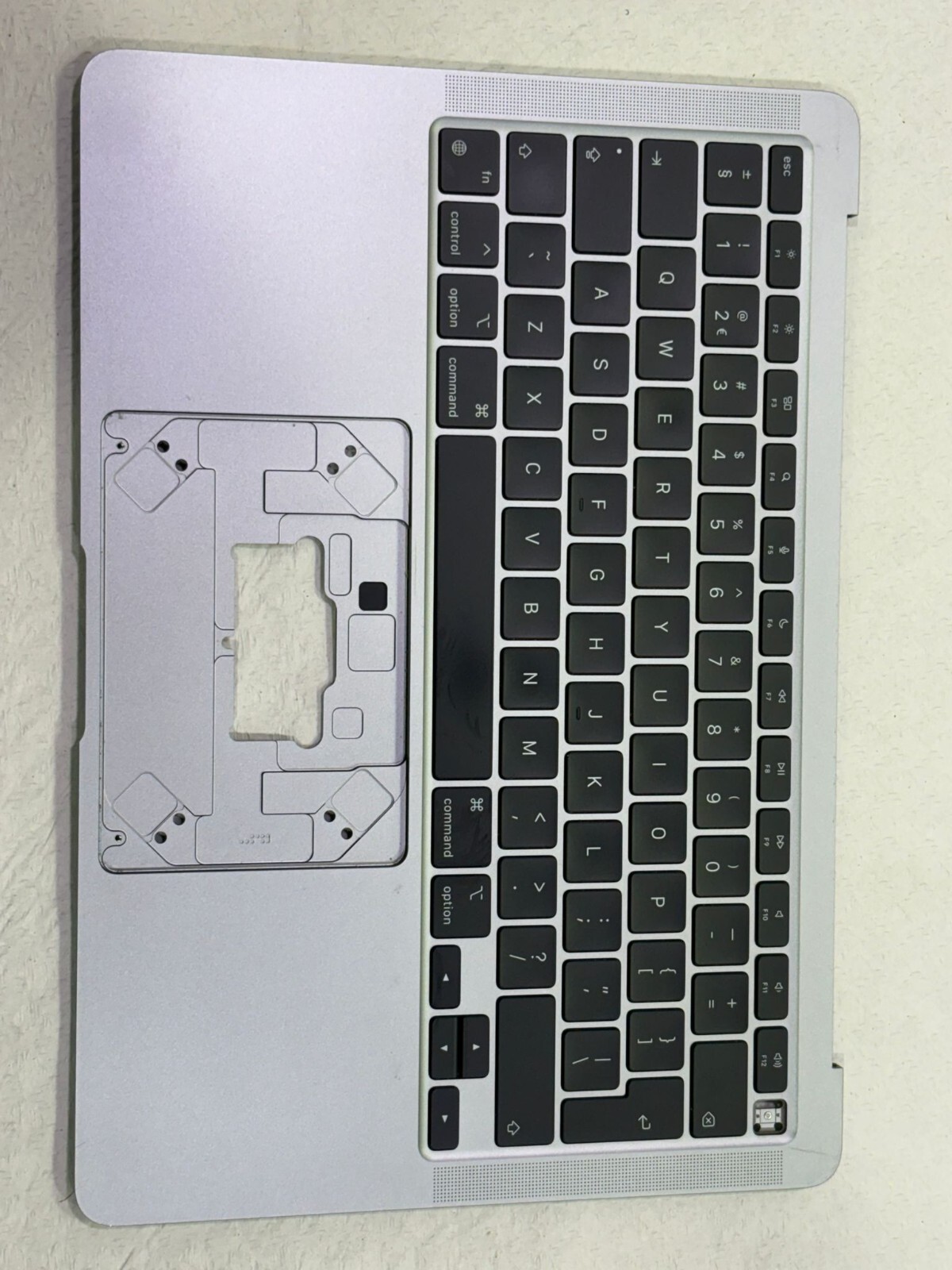 Clavier Apple MacBook AIR A2337 GRIS 13" QWERTY (INTERNATIONAL) GRADE A Clavier Apple MacBook AIR A2337 GRIS 13" QWERTY (INTERNATIONAL) GRADE A