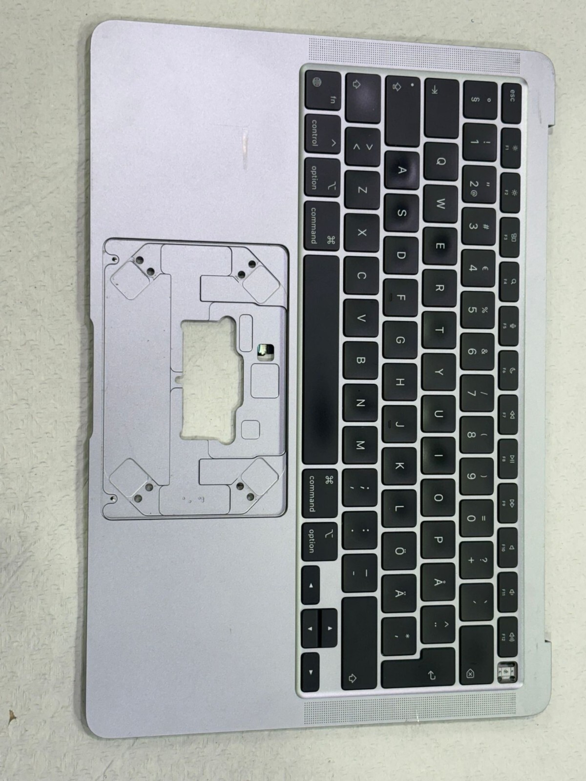 Clavier Apple MacBook AIR A2337 GRIS 13" QWERTY(SUEDE) GRADE B Clavier Apple MacBook AIR A2337 GRIS 13" QWERTY(SUEDE) GRADE B