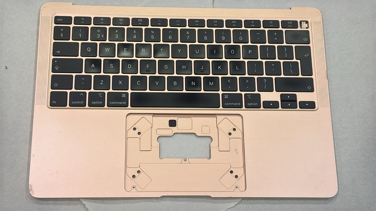 Clavier QWERTY (INT) MacBook Air 13.3 A2179 EMC 3302 2020 GOLD GRADE B Clavier QWERTY (INT) MacBook Air 13.3 A2179 EMC 3302 2020 GOLD GRADE B