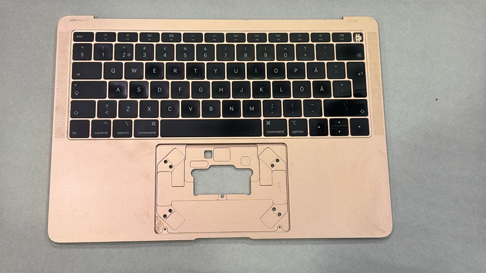 Clavier QWERTY (SUEDE) pour MacBook air 13" A1932 - GOLD/GRADE A Clavier QWERTY (SUEDE) pour MacBook air 13" A1932 - GOLD/GRADE A