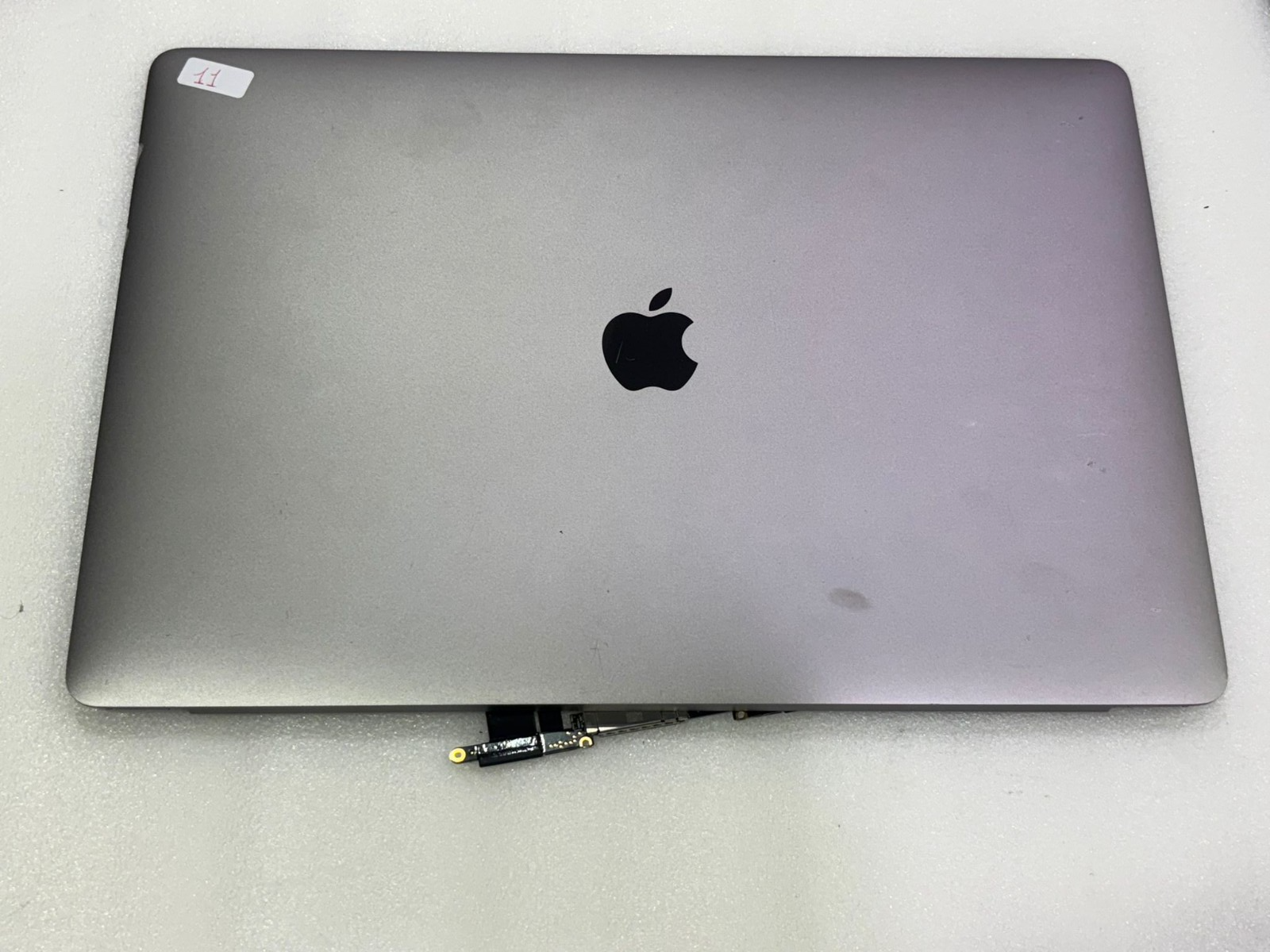 ÉCRAN LCD APPLE ORIGINAL MACBOOK PRO 15" A1707 DE 2016/17 GRIS GRADE B (11) ÉCRAN LCD APPLE ORIGINAL MACBOOK PRO 15" A1707 DE 2016/17 GRIS GRADE B (11)