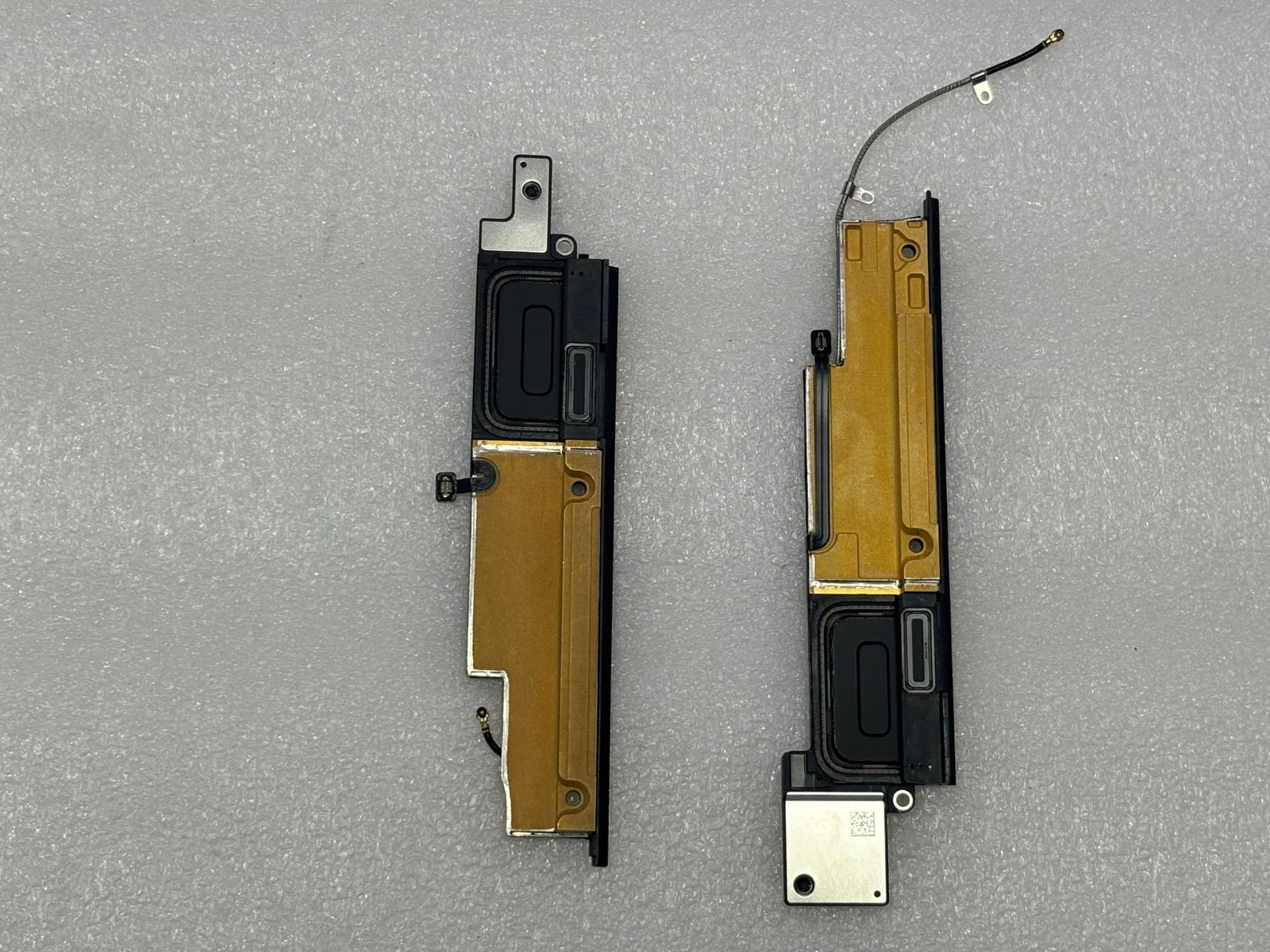 Haut-parleurs MacBook Air 13″ M2 A2681 (2022) Haut-parleurs MacBook Air 13″ M2 A2681 (2022)