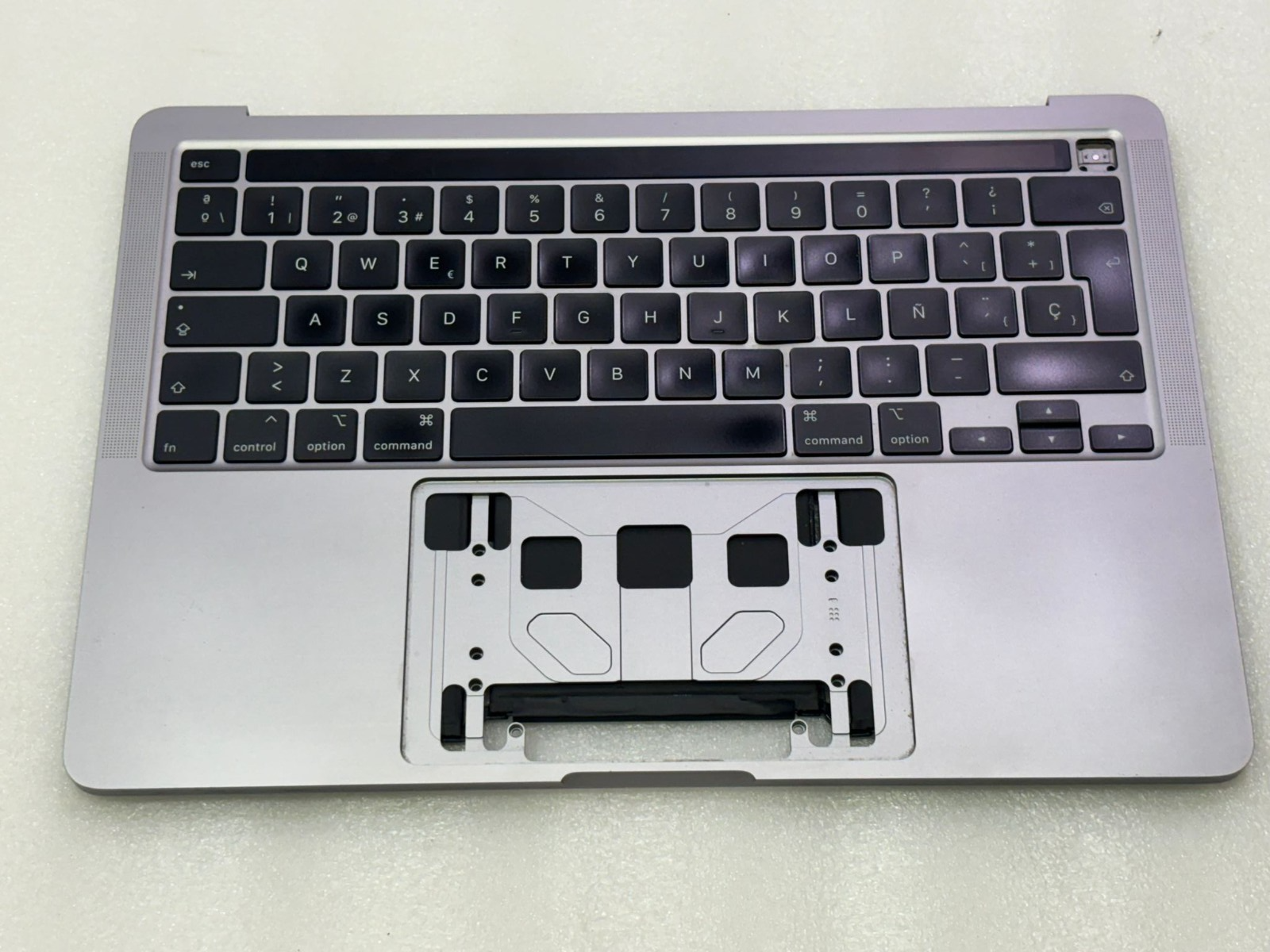 Keyboard topcase clavier QWERTY ESPAGNE APPLE MacBook PRO 13" 2020 A2338M1 GRIS Keyboard topcase clavier QWERTY ESPAGNE APPLE MacBook PRO 13" 2020 A2338M1 GRIS