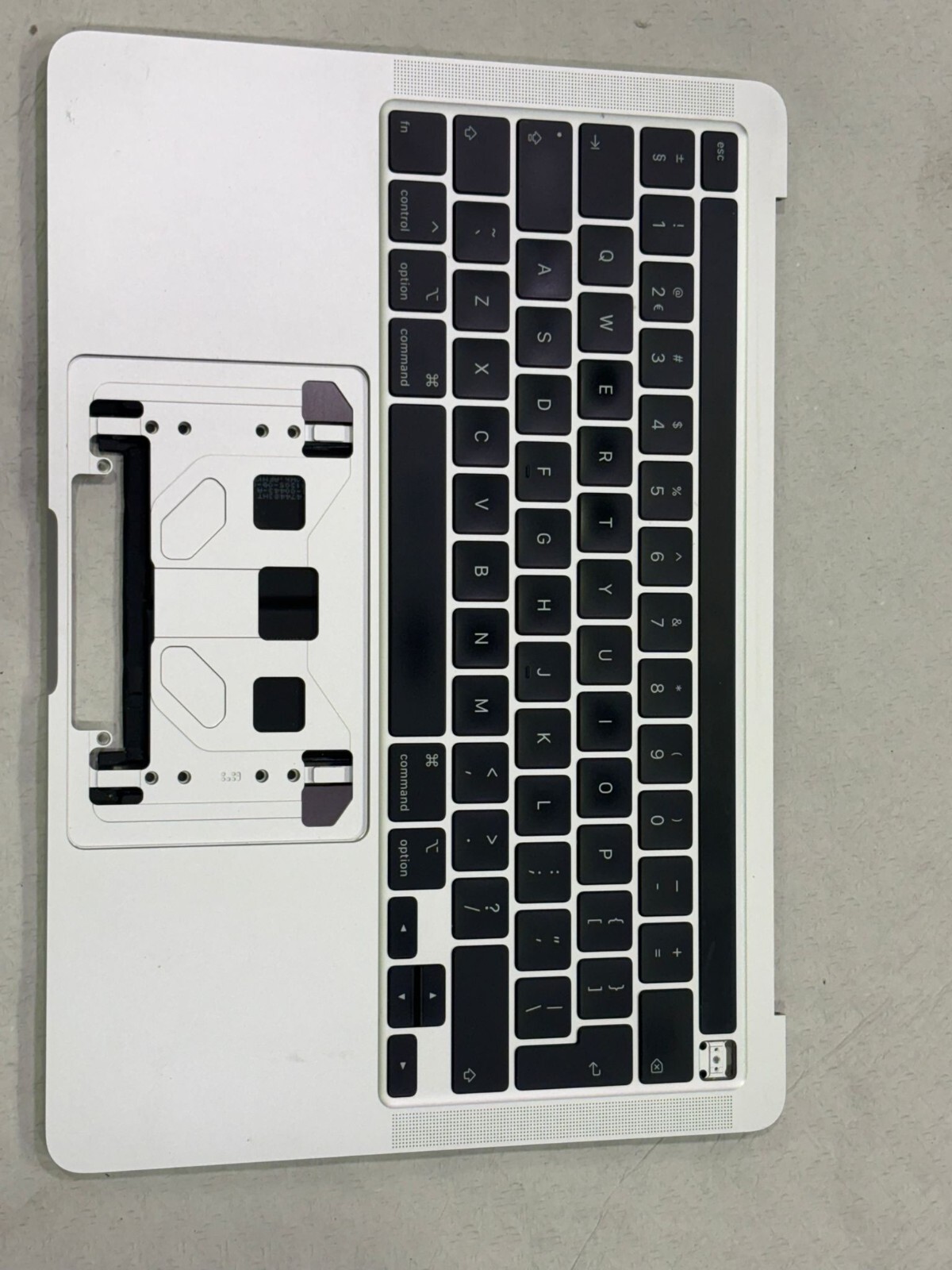 ORIGINAL SILVER topcase clavier QWERTY INTERNATIONAL apple MACBOOK pro 13" A2251 ORIGINAL SILVER topcase clavier QWERTY INTERNATIONAL apple MACBOOK pro 13" A2251