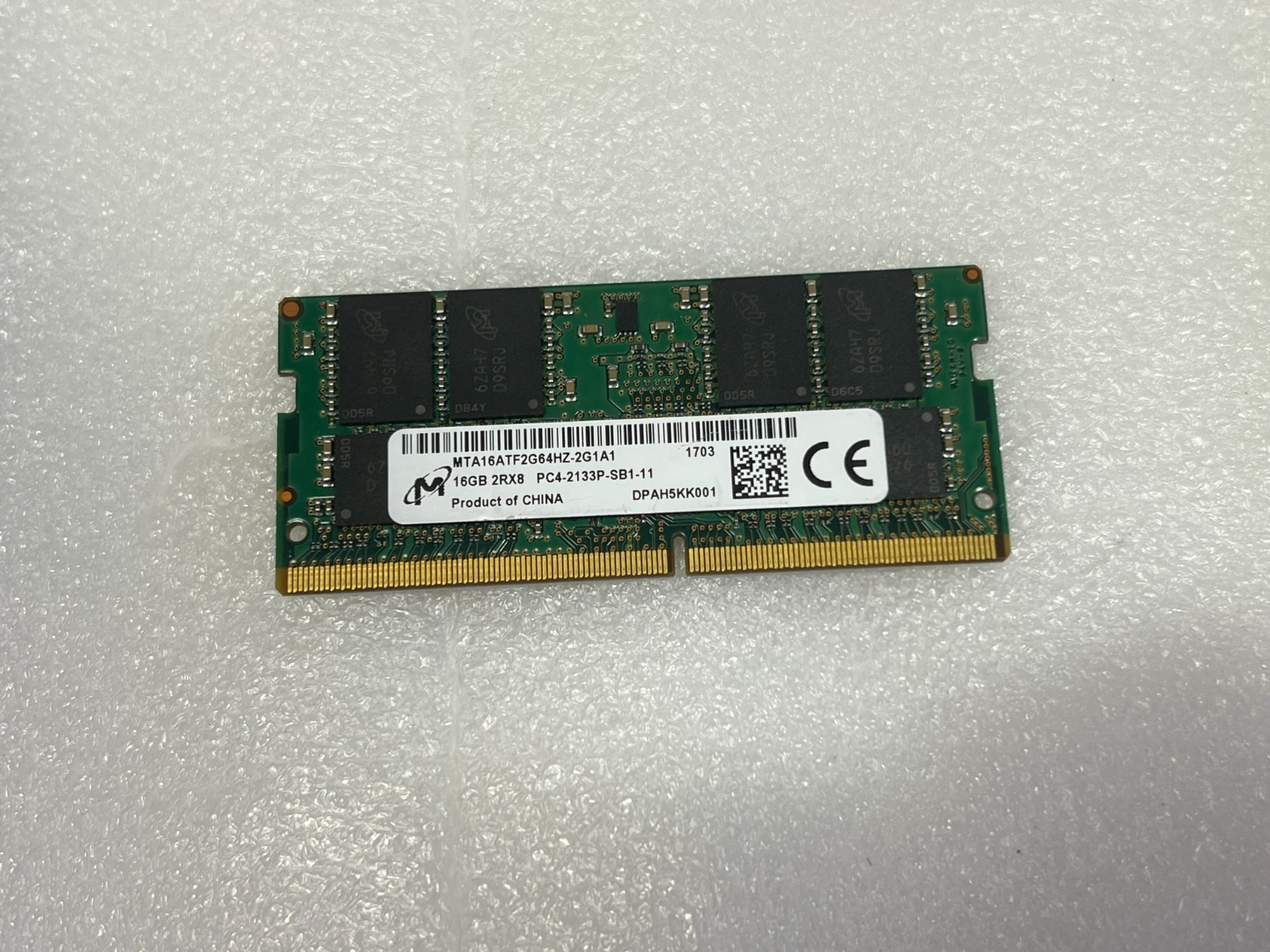 RAM 16GB DDR4 SO-DIMM 260 Pins PC4-2666V Mémoire PC Micron MTA16ATF2G64HZ-2G6H1 RAM 16GB DDR4 SO-DIMM 260 Pins PC4-2666V Mémoire PC Micron MTA16ATF2G64HZ-2G6H1