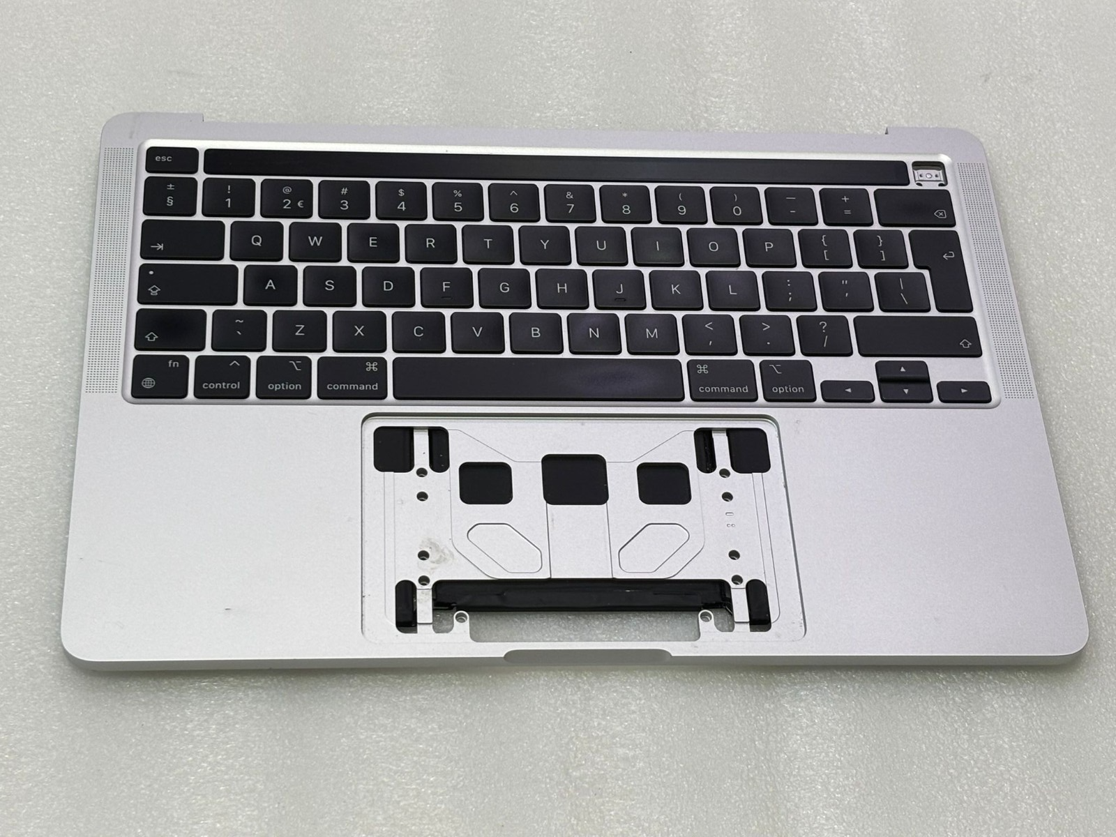 topcase clavier QWERTY INTERNATIONAL APPLE MacBook PRO 13" 2020 A2338 M1 SILVER topcase clavier QWERTY INTERNATIONAL APPLE MacBook PRO 13" 2020 A2338 M1 SILVER
