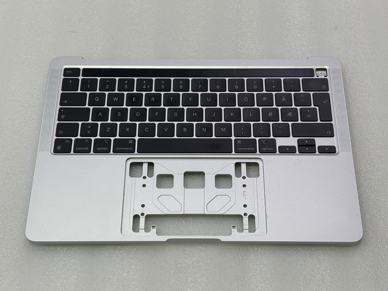 topcase clavier QWERTY NORVEGE APPLE MacBook PRO 13" 2020 A2338 M1 SILVER topcase clavier QWERTY NORVEGE APPLE MacBook PRO 13" 2020 A2338 M1 SILVER