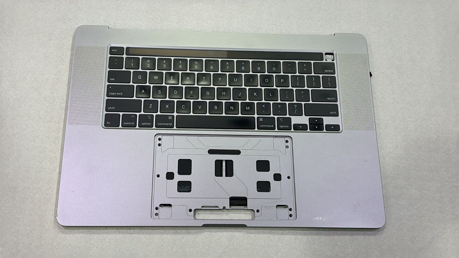 Topcase Clavier QWERTY(USA) AVEC BATTERIE MacBook Pro 16″ A2141-GRIS Topcase Clavier QWERTY(USA) AVEC BATTERIE MacBook Pro 16″ A2141-GRIS